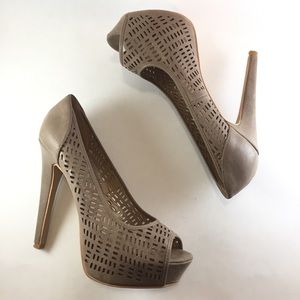 XXI Tan Platform Heels Size 7.5